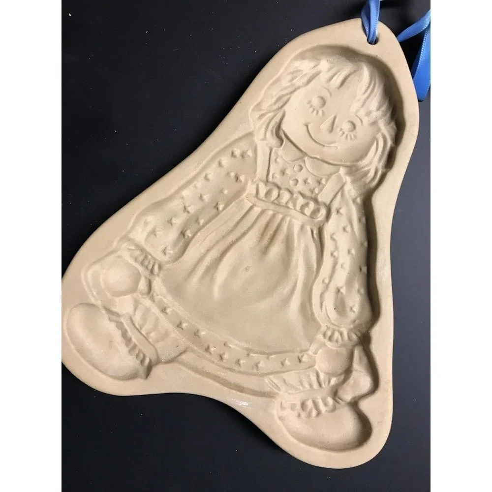 Brown Bag Cookie Art 1985 Raggedy Ann decorative Cookie mould vintage retired